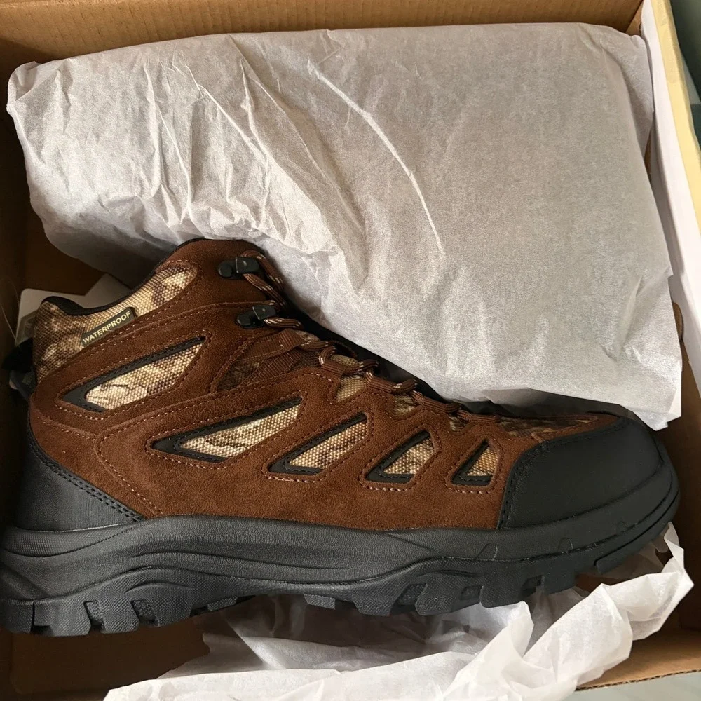 Magellan Outdoors Recova Mens 9 Hunting Boots Waterproof RealTree APX Camo